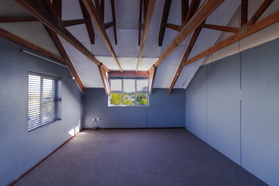 6 Bedroom Property for Sale in Sandbaai Western Cape